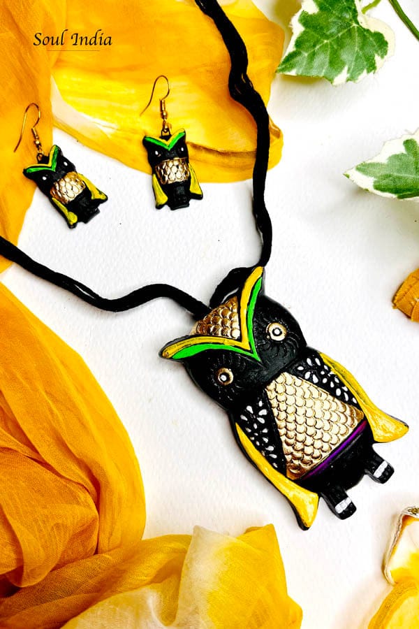 Handmade Terracotta Pendant Necklace Set- Black