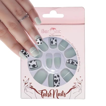 ANIMAL PRINT NAILS 1040- (NAIL KIT INCLUDED)