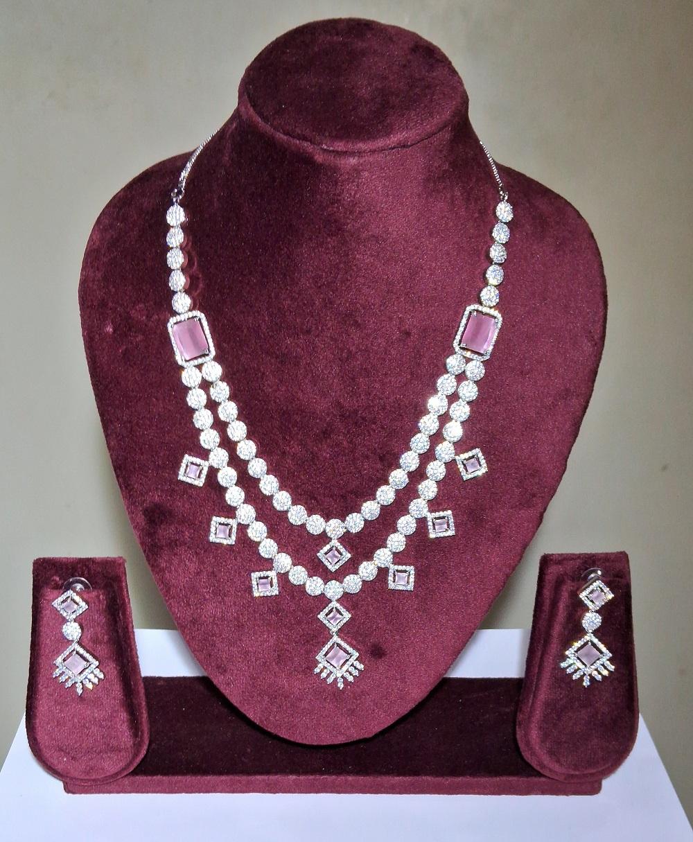 NECKLACE AD