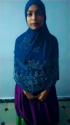 Elegant Blue Scarf with Stunning Stone Detail Elegant Blue Scarf with Stunning Stone Detail