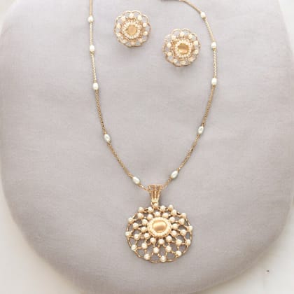 18kt Charvi Designer Pearl Gold Chain