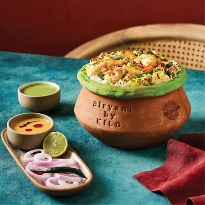 Veg Hyderabadi Dum Biryani [1/2 Kg] Serves 1-2
