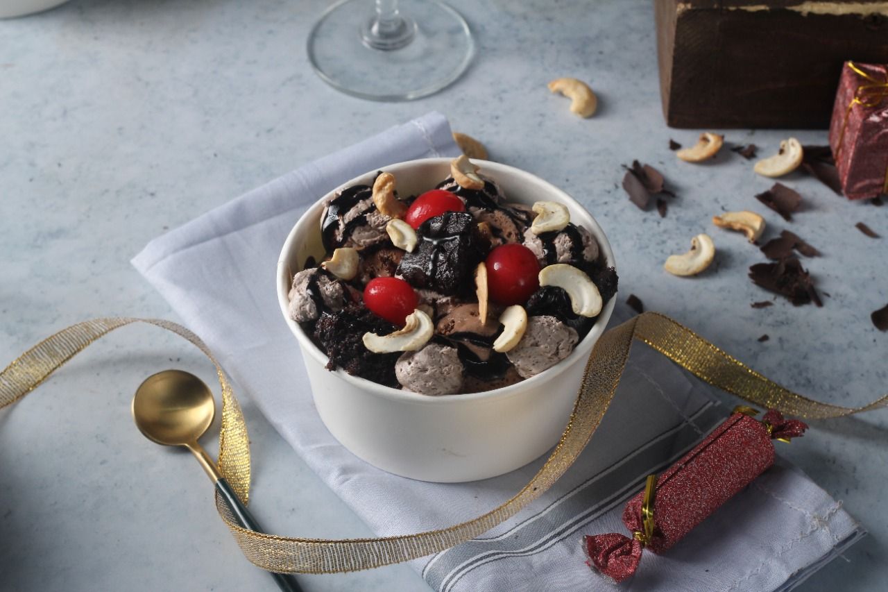 Chocolate titanic sundae