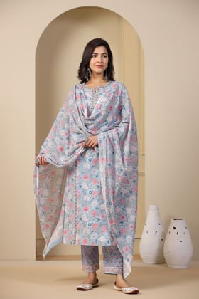 Maheen Gul Bano Sky Blue Block Printed Mul Mul Dupatta-88 X 250 CM / Sky Blue / Aqua