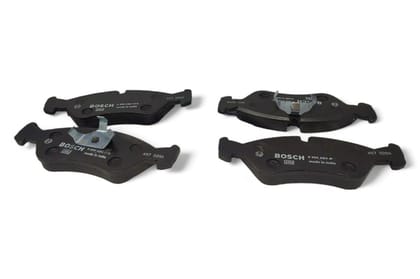 Bosch Front Brake Pad Set AV985434