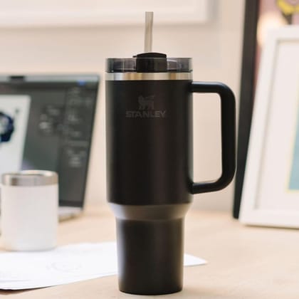 The Quencher H2.0 Tumbler 40 OZ With Lid & Straw (Black)
