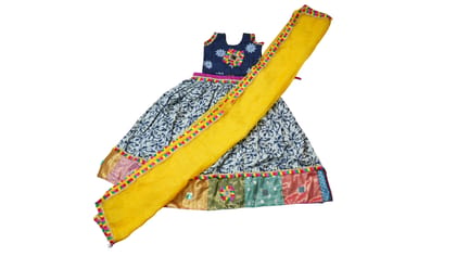Handcrafted Dandiya Dress | Traditional Garba & Dandiya Ethnic Wear | Festive & Cultural Outfit Handcrafted Dandiya Dress | Traditional Garba & Dandiya Ethnic Wear | Festive & Cultural Outfit