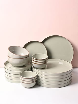 18-Piece Ceramic Dinnerware Set - Sage Green Speckled Plates & Bowls