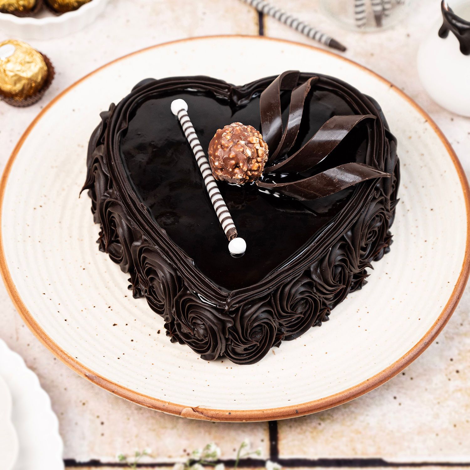 Special Floral Chocolate Cake Half Kg