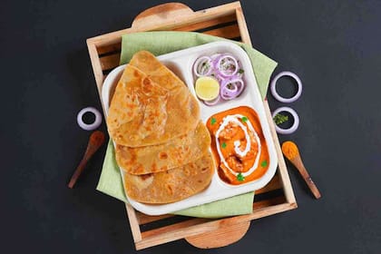 Chicken Lababdar Paratha Lunchbox