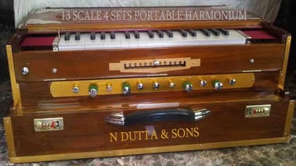 13 Scale 4 Sets Portable Harmonium