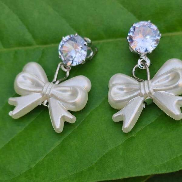 pearl earing