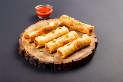 Veg Spring Rolls (4 Pcs)