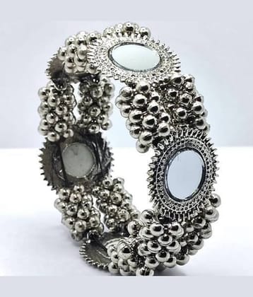 Samridhi DC Silver Bangle ( Pack of 1 )