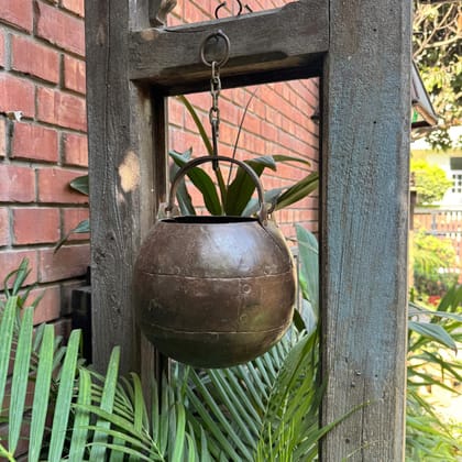 Hanging metal planter  : Burhan - 14