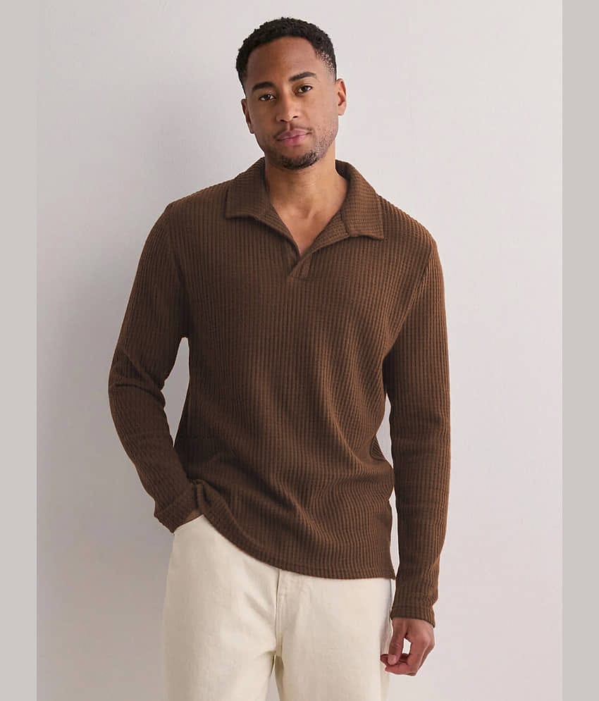 VIOUR Men Polyester Relaxed Fit Popcorn Textured Polo T Shirt ( Brown )