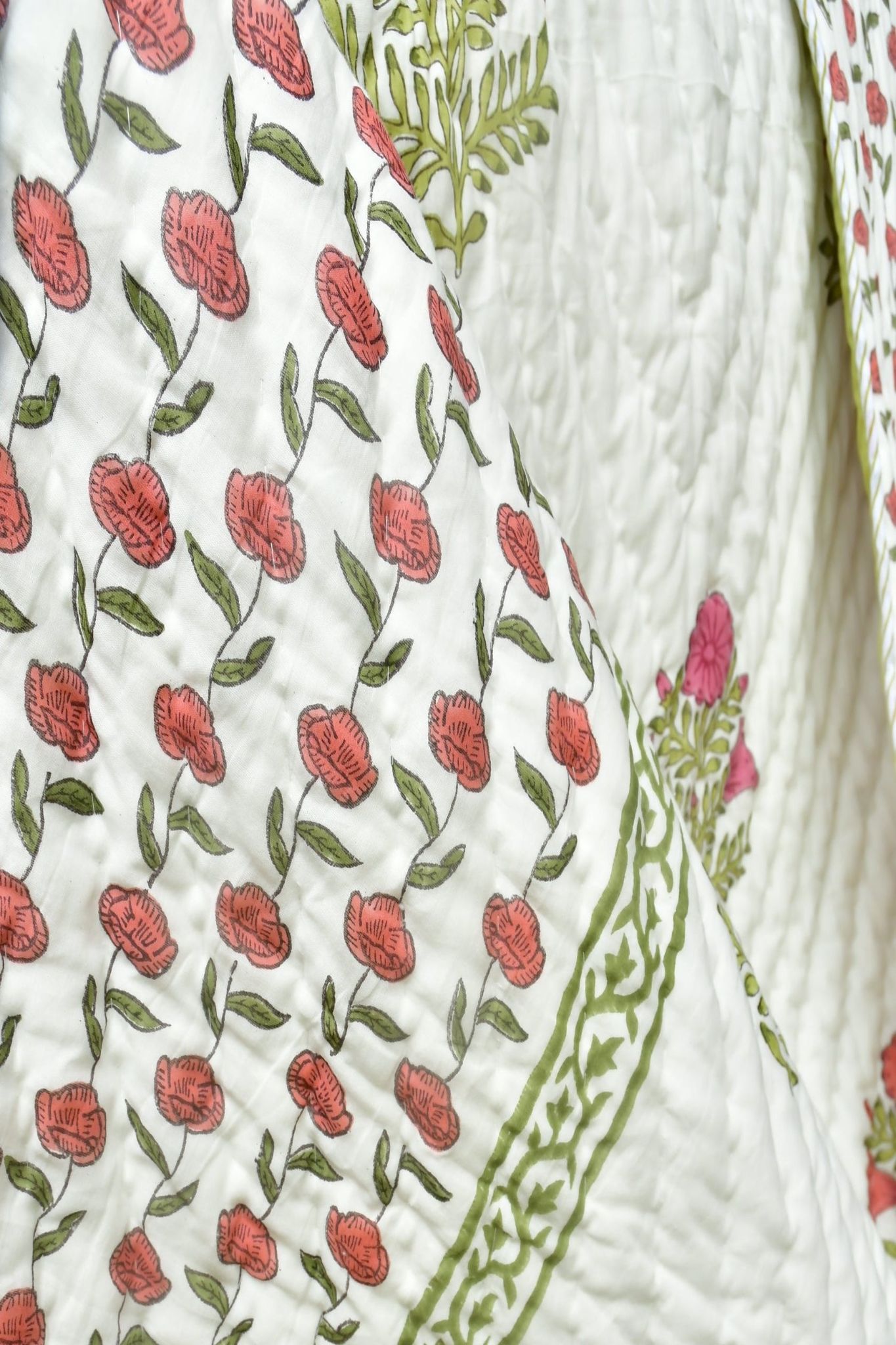 Khoobsurat Floral Mul Mul Handblock Cotton Quilt Single 60x90 inches