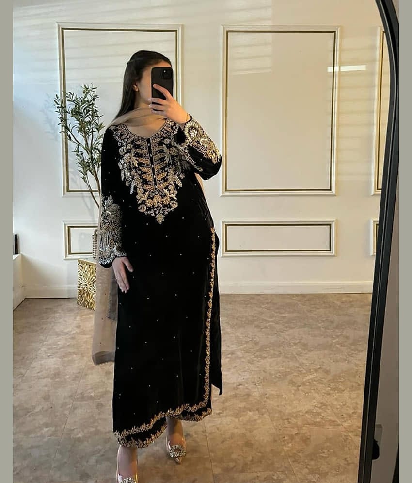 piludi Women Georgette Embroidered Straight Kurti With Pants ( Black )