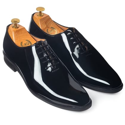 Tux Derby (Patent Black)-EU 40 / UK 6 / Patent Black