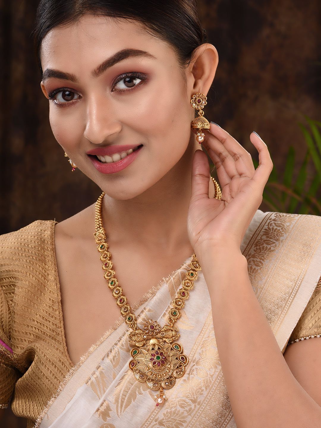 GoldPlated Multi Kundan studded Handcrafted Necklace Jewellery Set
