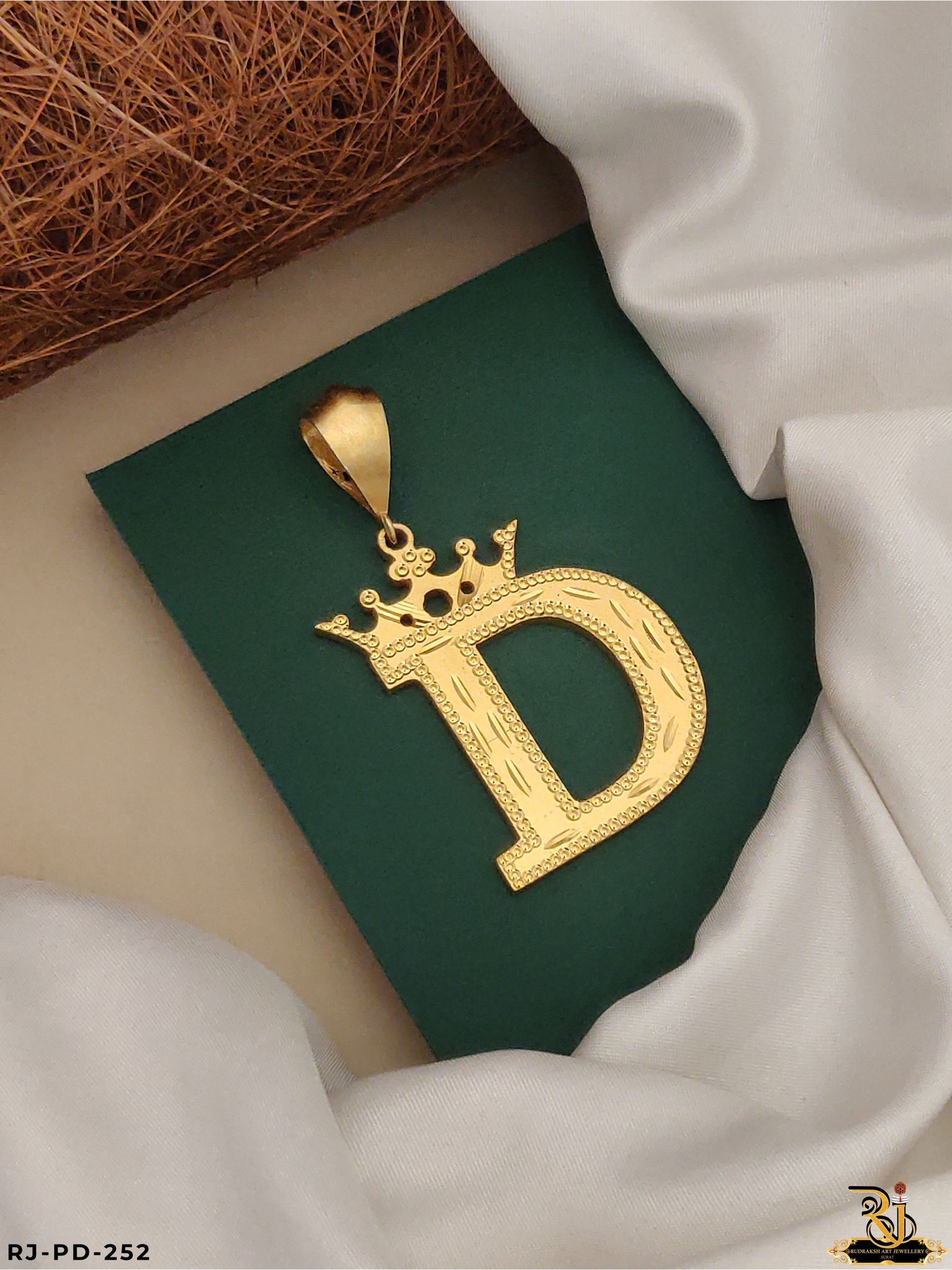 Bold D Letter Men’s Luxurious Crown Design Pendant-PD-252