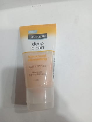 Neutrogena® Deep Clean Daily scrub 