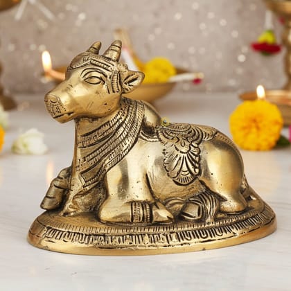 Brass Showpiece Nandi Statue - Spiritual Home Decoration, Height : 4 Inch (BSMAS1291 G)