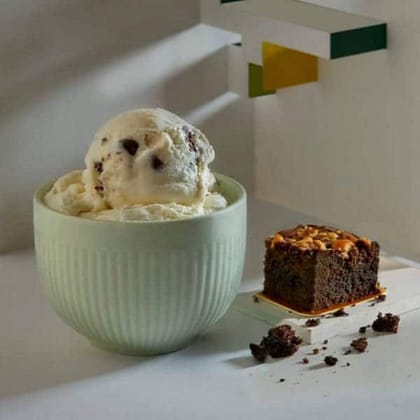 Vanilla & Brownie Chunks Ice Cream