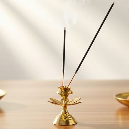 Brass Kamal Patta Agarbatti Stand No. 5, Height : 2.4 Inch (ZMAS147 D)