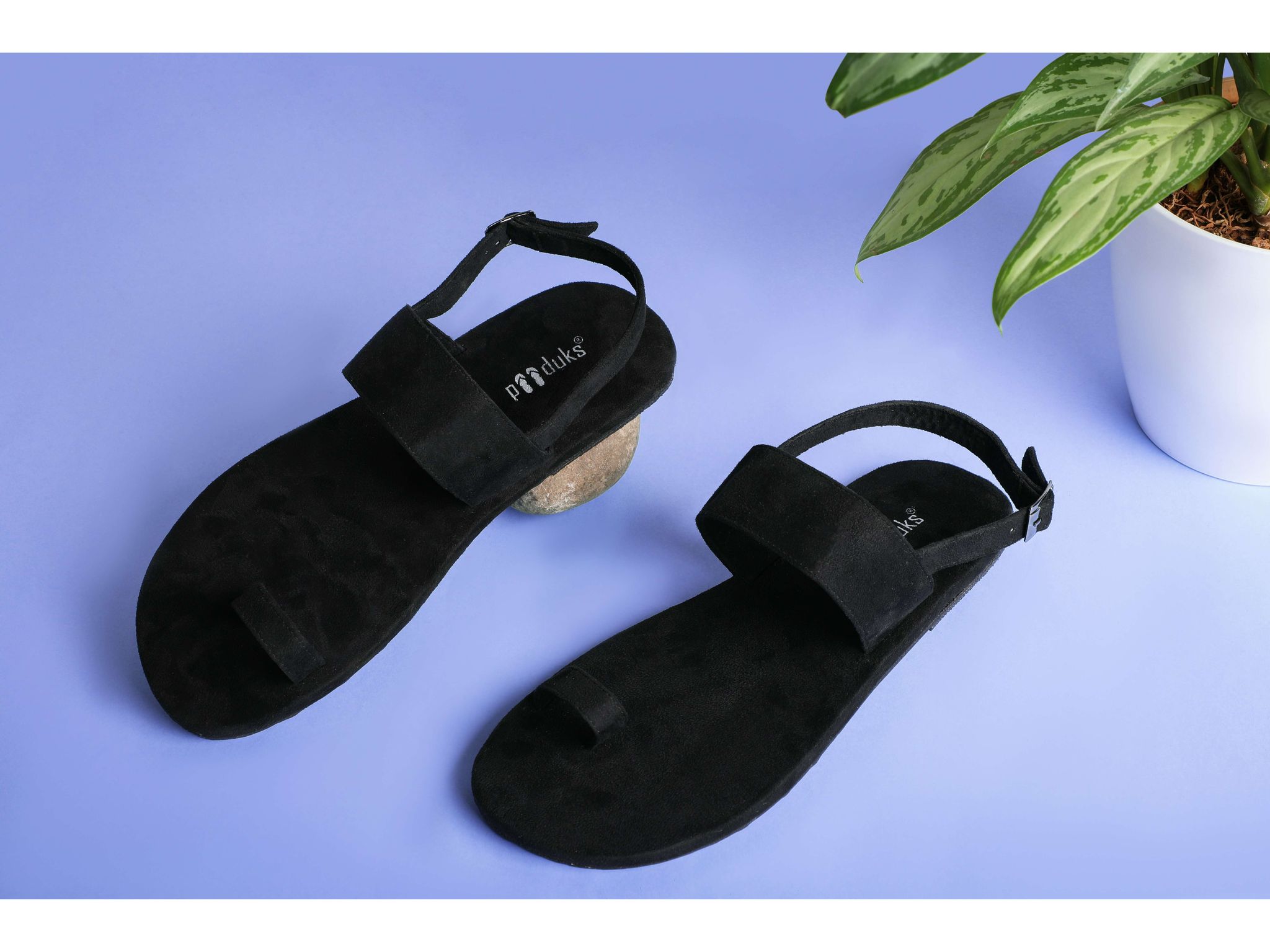 Paaduks Zoo Black Flat Sandals For Men - UK 6