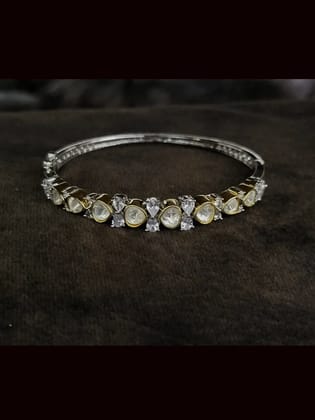 Triangular round uncut polki with zircons openable kada(Fits to 2'4 and 2'6 size)-White