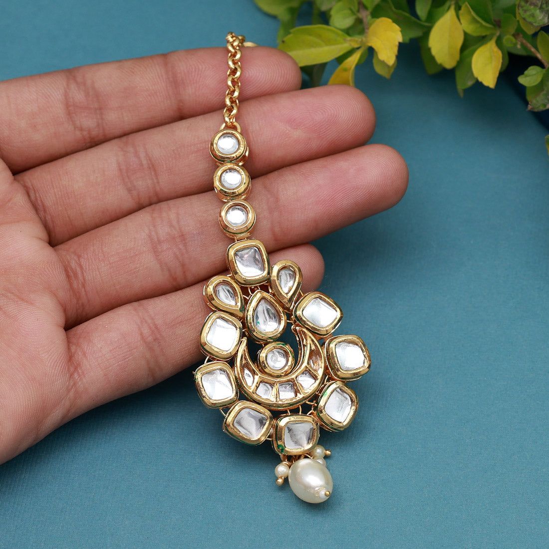White Color Meena Work Kundan Maang Tikka (MTK558WHT)-Length: 16.00 CM x Width: 3.50 CM / White / Brass With Good Quality Gold Plated