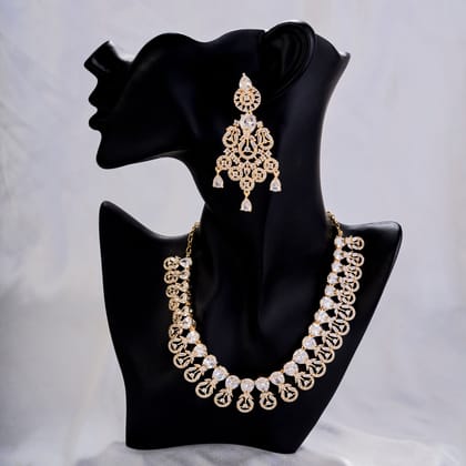 Blooming Elegance Gold Plated Necklace-White / Gold Plated