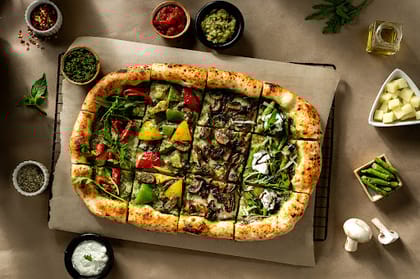Veg Pizza Platter - Pesto Sauce