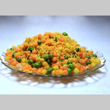 CRUNCHIZZ - 3 in 1 - NAMKEEN MIXTURE COMBO I Spicy, Crunchy, Authentic I No Artificial Additives I Perfect Tea-Time Bites I SPICY, SWEET & BOMBAY Mixture I 200 Grams Each I Total 600 Grams