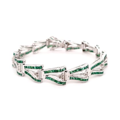 Charismatic diamond and emerald bracelet