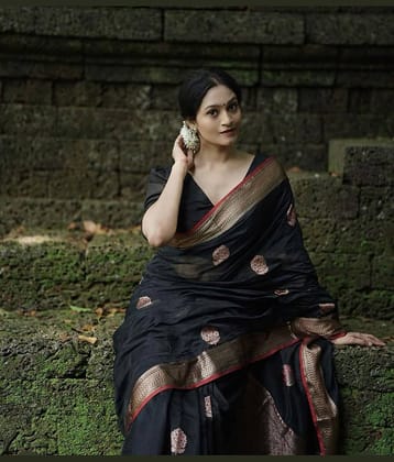 fab woven Art Silk Woven Design Banarasi saree With Unstitched Blouse Piece ( Black )