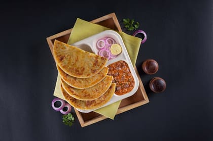 Gobi Paratha With Pindi Chole