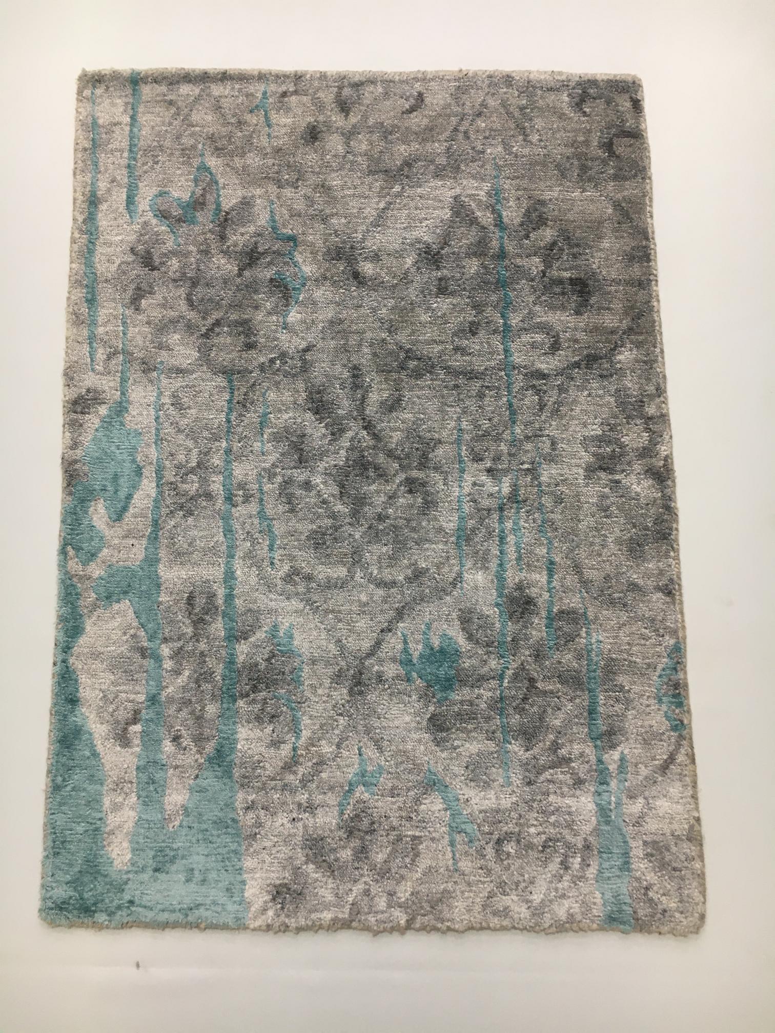 Hand-Knotted Wool & Bamboo Silk Rug  2x3 ft | Modern Geometric Design,  Silver Gray