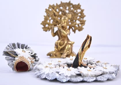 Black & White Daisy Pearl Designer Laddu Gopal Dress Set