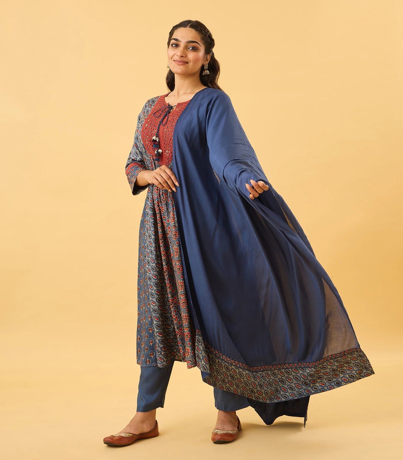 Indigo And Red Kurta Set-L / Indigo