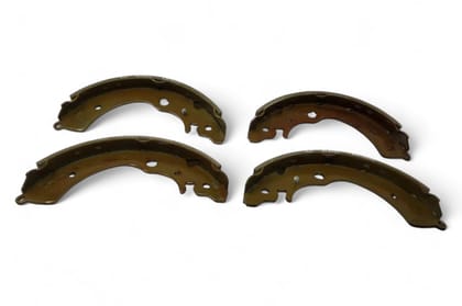 Maruti Suzuki Rear Brake Shoe Set AV532117