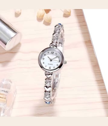 DECLASSE Silver Metal Analog Womens Watch