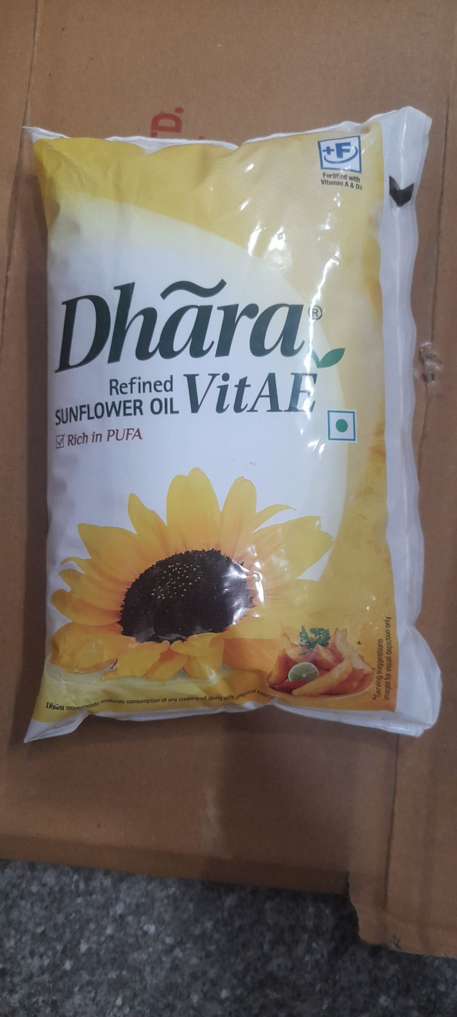 Dhara refined sunflower oil pouch 