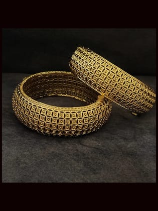 Set of two openable square mesh design gold plated kada's-2'8