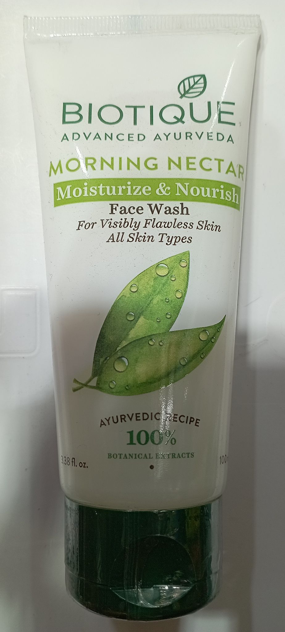 BIOTIQUE ADVANCED AYURVEDA MORNING NECTAR MOISTURIZE & NOURISH FACE WASH 100 ML