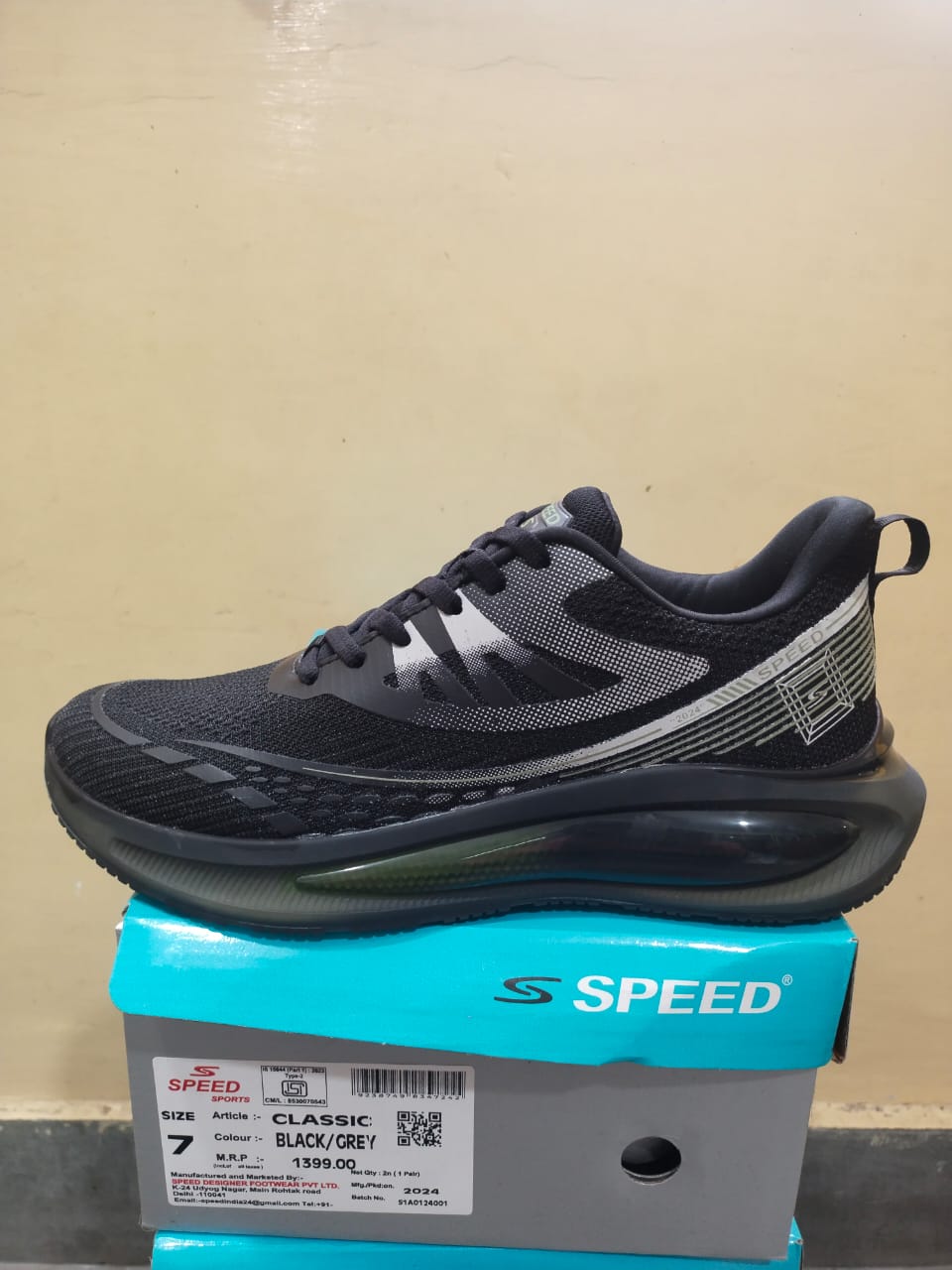 Article - CLASSIC Shoes.