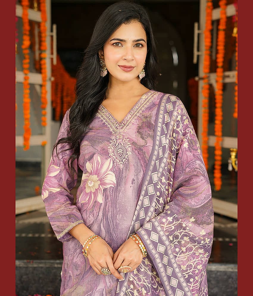 Vaamsi Women Viscose Embroidered Straight Kurti With Pants ( Lavender )