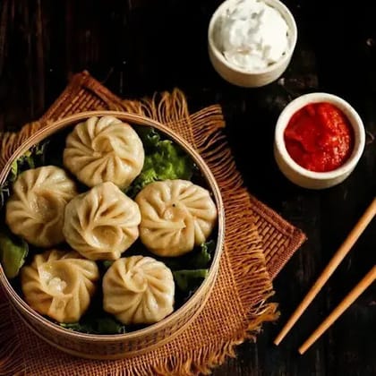 Veg Steamed Oats Momos [8 Pieces]
