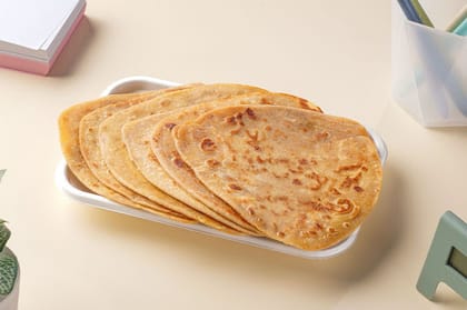 Whole Wheat Triangle Paratha (6 Pcs)